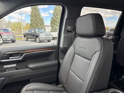 New 2026 GMC Sierra 1500 Denali w/ Denali Reserve Package AWD/4WD image 18