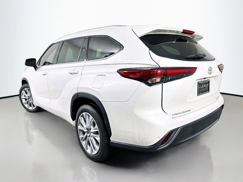 Used 2020 Toyota Highlander Limited image 5