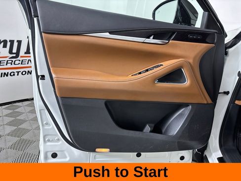 Used 2023 INFINITI QX60 Sensory w/ Vision Package AWD/4WD image 9