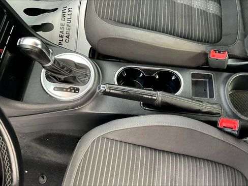 Used 2012 Volkswagen Beetle Turbo image 17