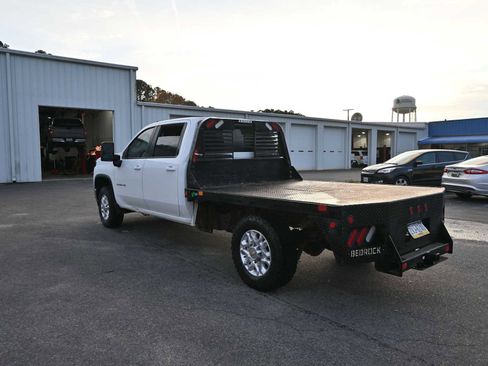 Used 2022 Chevrolet Silverado 2500 LT w/ Convenience Package image 7