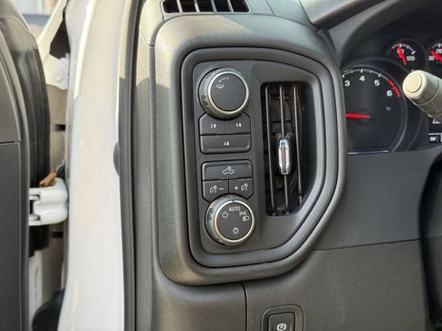 Used 2024 Chevrolet Silverado 2500 W/T image 22