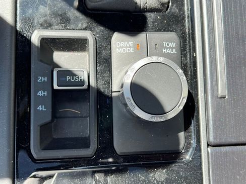 Used 2024 Toyota Tundra Platinum image 41