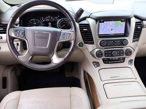 Used 2019 GMC Yukon Denali w/ Denali Ultimate Package RWD image 16