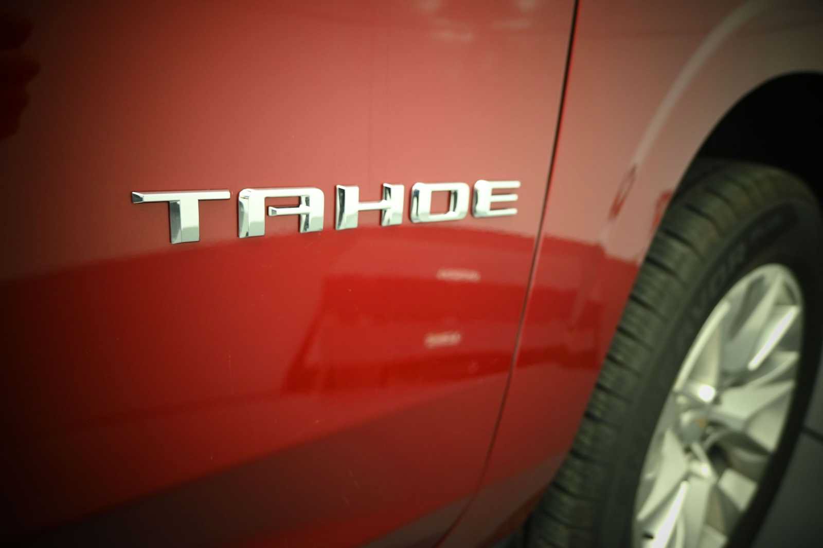 Used 2024 Chevrolet Tahoe Premier AWD/4WD image 23