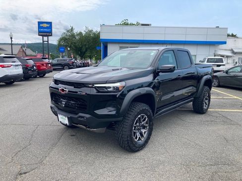 New 2026 Chevrolet Colorado ZR2 w/ Technology Package AWD/4WD image 25