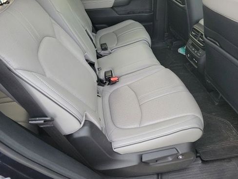 Used 2023 Honda Pilot Elite image 5