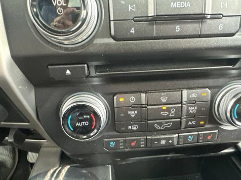 Used 2018 Ford F150 Platinum w/ Max Trailer Tow Package AWD/4WD image 24