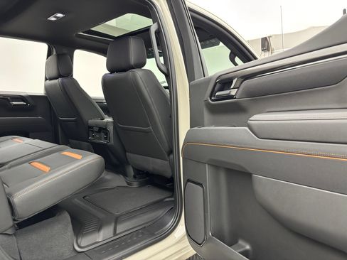 New 2026 GMC Sierra 1500 AT4 w/ AT4 Premium Package AWD/4WD image 39