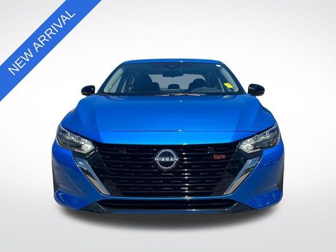 Used 2025 Nissan Sentra SR w/ SR Premium Package FWD image 8