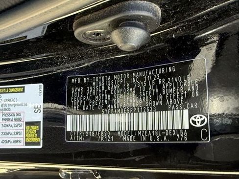 Used 2024 Toyota Corolla LE FWD image 33