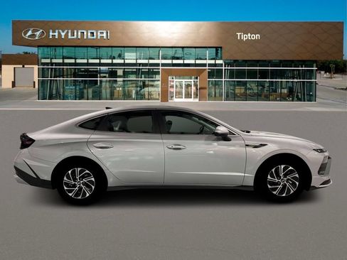 New 2026 Hyundai Sonata Blue FWD image 9