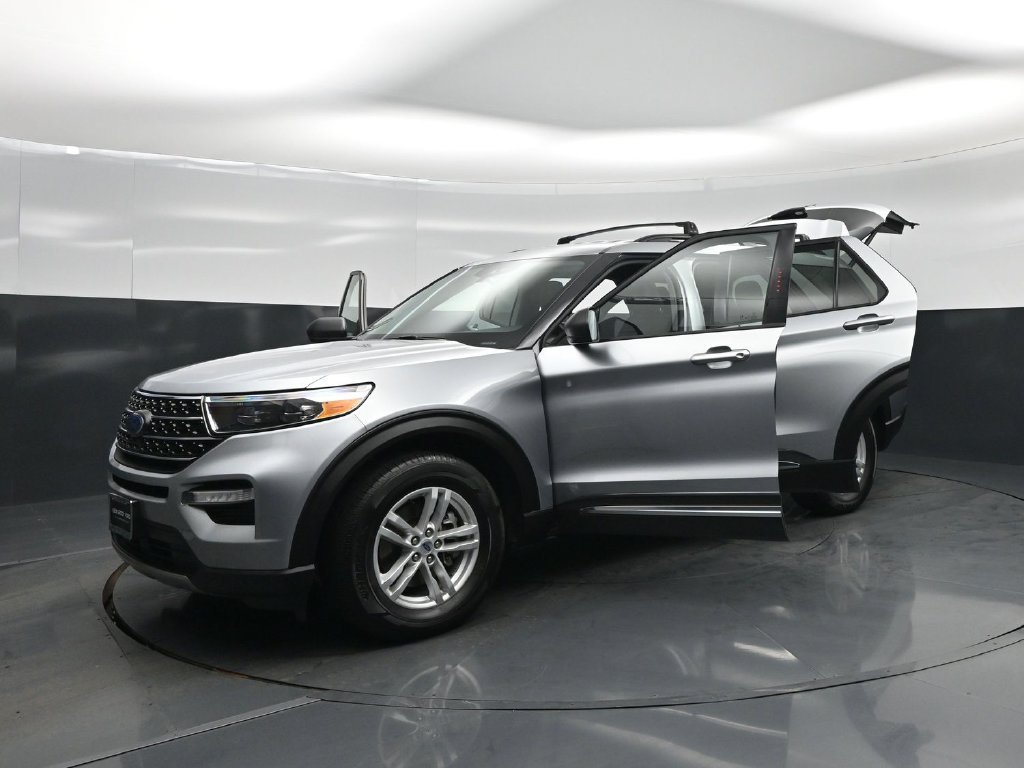 Certified 2022 Ford Explorer XLT w/ Equipment Group 202A AWD/4WD image 26