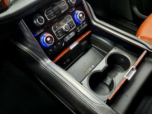 Used 2023 GMC Yukon Denali Ultimate image 16