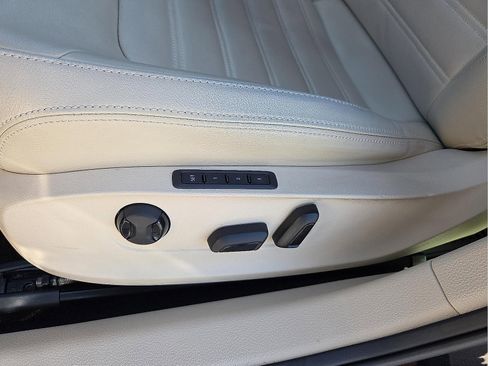 Used 2017 Volkswagen Passat 1.8T SEL Premium image 14