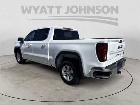 Used 2024 GMC Sierra 1500 SLE image 3