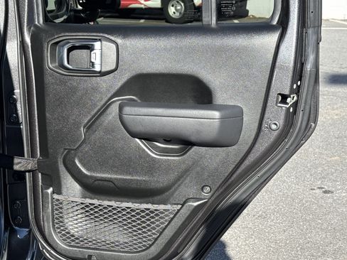 Used 2022 Jeep Gladiator Sport image 19