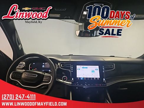 Used 2022 Jeep Wagoneer Series III w/ Premium Group I AWD/4WD image 16