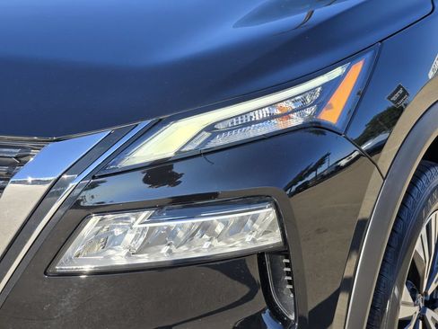 Used 2023 Nissan Rogue SV AWD/4WD image 9