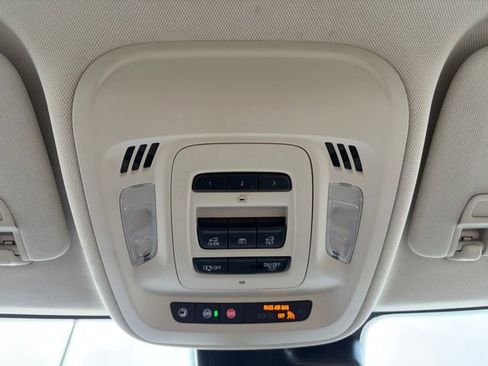 Used 2022 Buick Envision Avenir w/ Technology Package II image 12