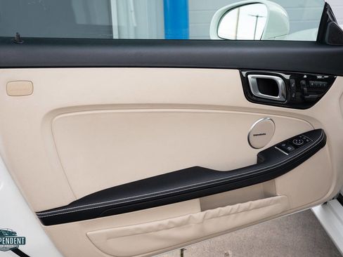 Used 2013 Mercedes-Benz SLK 250 image 10