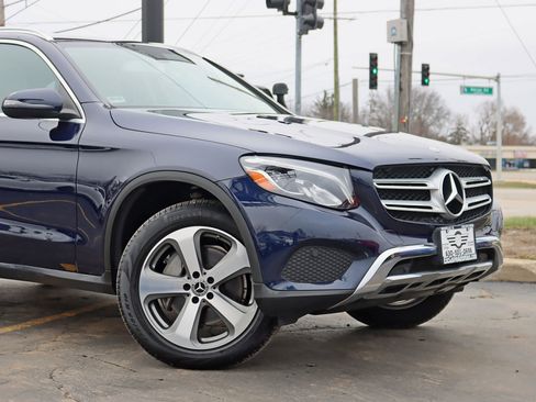 Used 2019 Mercedes-Benz GLC 300 4MATIC image 3