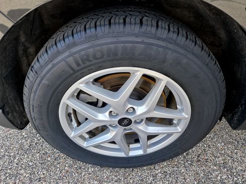 Used 2023 Ford Edge SEL image 36