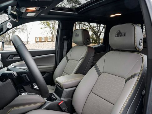 Used 2026 Chevrolet Colorado ZR2 w/ ZR2 Bison Edition image 18