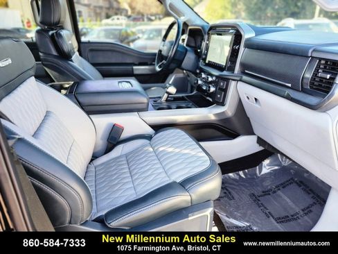 Used 2022 Ford F150 Limited image 12