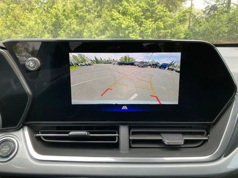 Used 2024 Chevrolet Trax LT FWD image 22