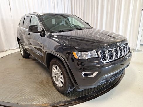 Used 2019 Jeep Grand Cherokee Laredo w/ Security & Convenience Group image 18