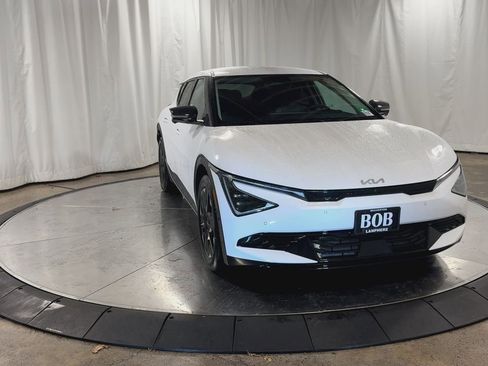 New 2025 Kia EV6 Wind image 4