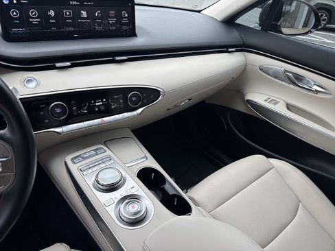 Used 2023 Genesis GV70 2.5T w/ Select Package image 24