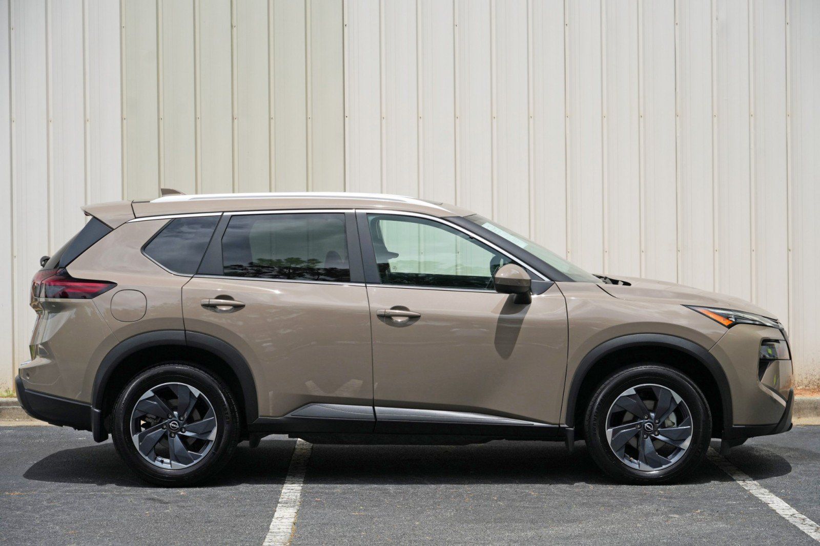 Used 2024 Nissan Rogue SV w/ SV Premium Package FWD image 49