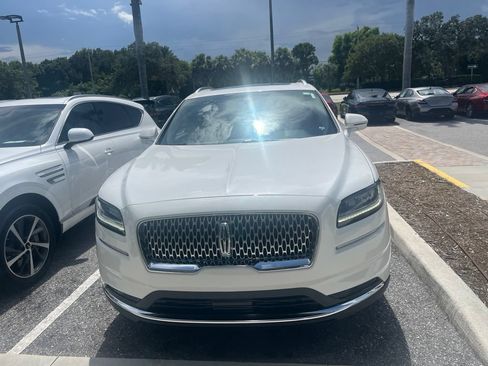 Used 2023 Lincoln Nautilus Reserve FWD image 2
