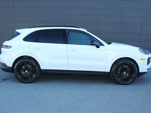 New 2026 Porsche Cayenne Base image 9