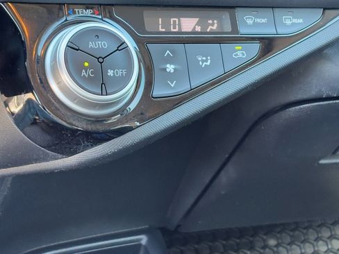 Used 2015 Toyota Prius C image 24