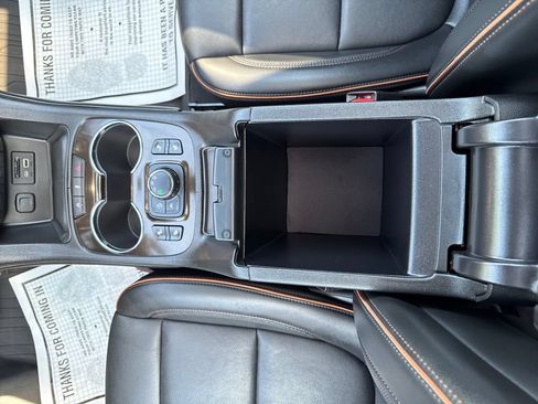 Certified 2023 GMC Acadia AT4 AWD/4WD image 28