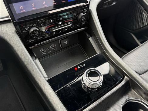 Certified 2025 Jeep Grand Cherokee L Limited w/ Luxury Tech Group II image 16