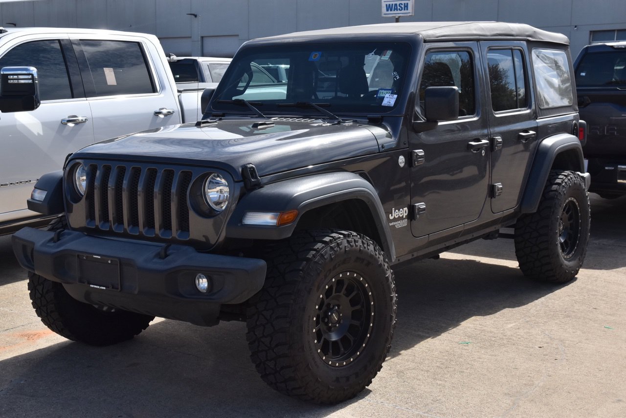 Used 2018 Jeep Wrangler Unlimited Sport AWD/4WD image 2