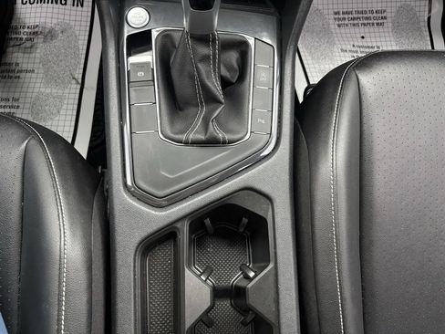 Used 2024 Volkswagen Tiguan SE R-Line image 15