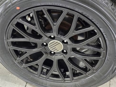 Used 2019 Toyota RAV4 LE image 8