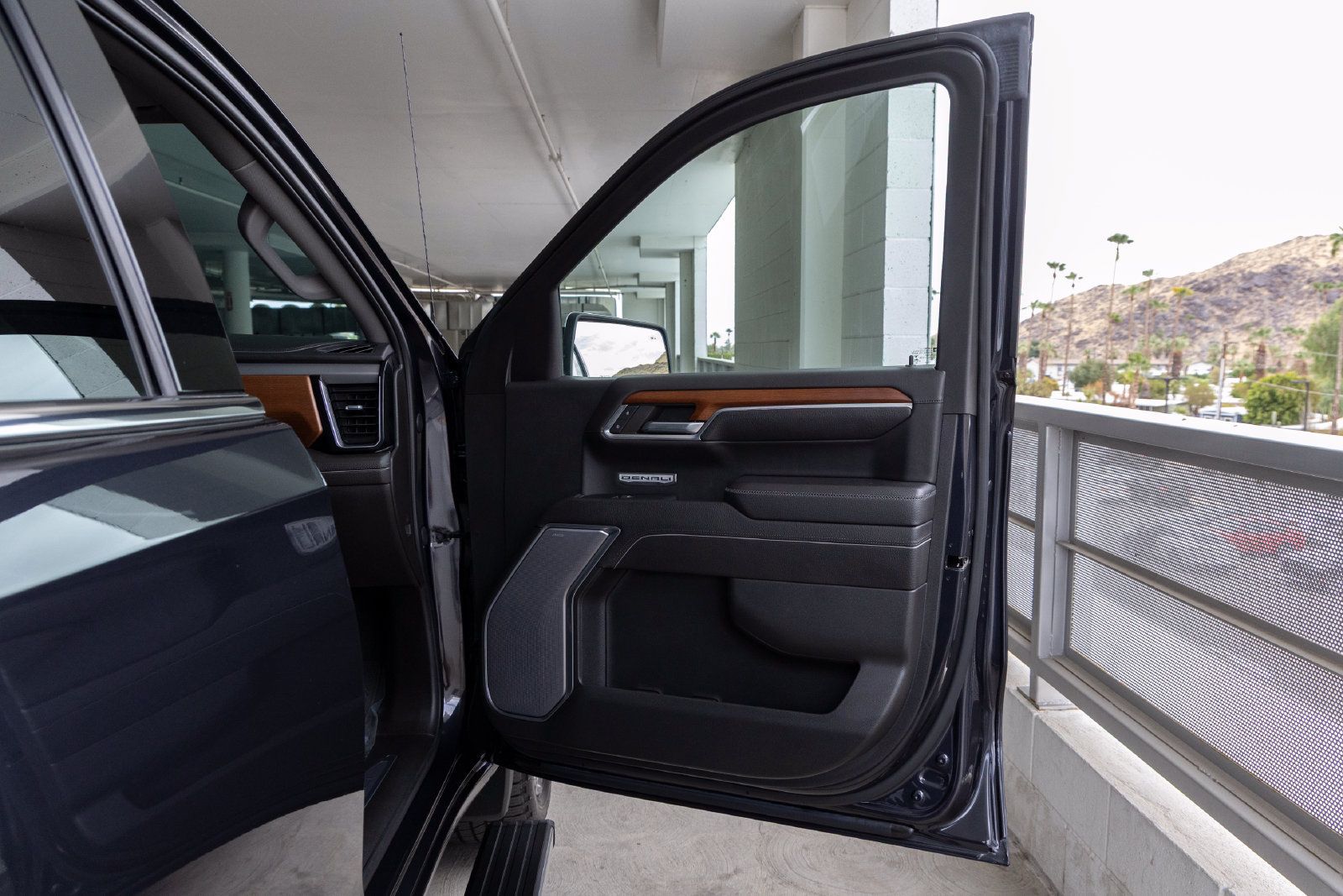 Used 2023 GMC Sierra 1500 Denali w/ Denali Reserve Package AWD/4WD image 28