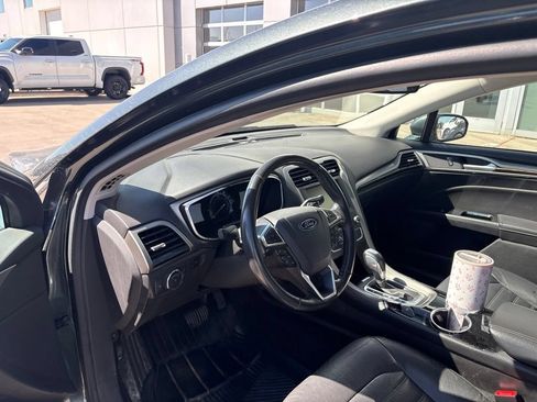 Used 2016 Ford Fusion SE w/ Equipment Group 202A FWD image 11