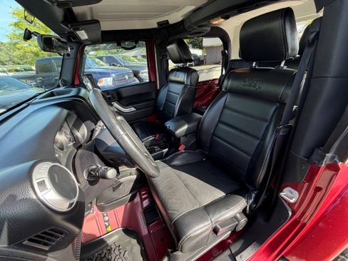 Used 2012 Jeep Wrangler Sahara w/ Dual Top Group AWD/4WD image 23