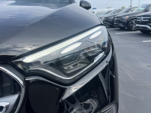 Used 2024 Mercedes-Benz GLC 300 image 6
