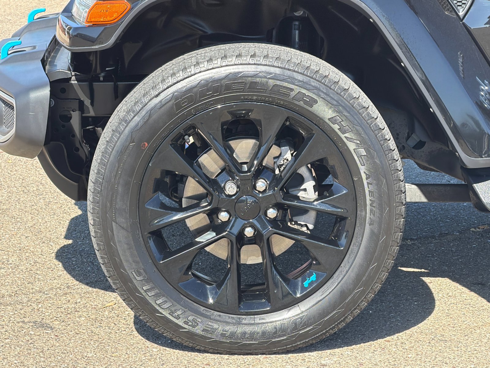 Used 2022 Jeep Wrangler Unlimited Sahara AWD/4WD image 37