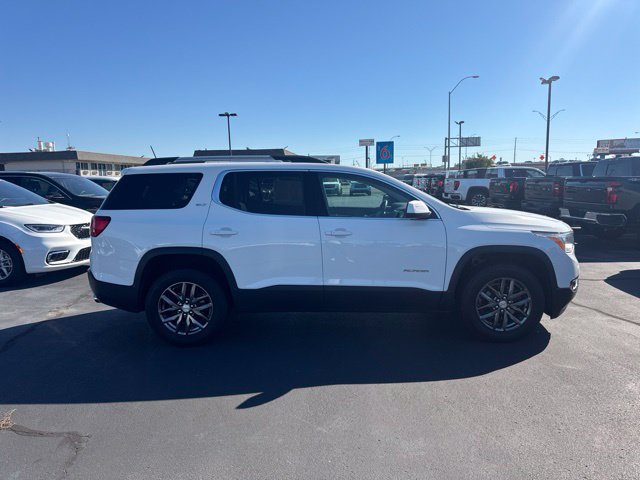 Used 2017 GMC Acadia SLT FWD image 2