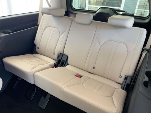 Used 2024 Ford Expedition Max Platinum image 38