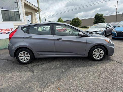 Used 2017 Hyundai Accent SE FWD image 6